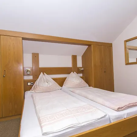 بيت ضيافة Gastehaus Wulz-lesjak 3*